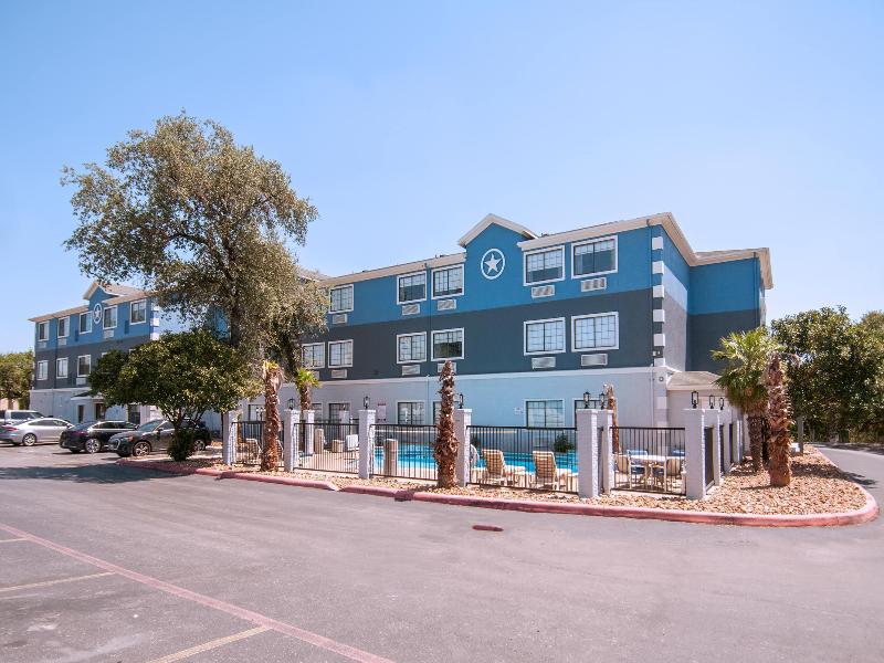 Days Inn Suites by Wyndham San Antonio N/Stone Oak image