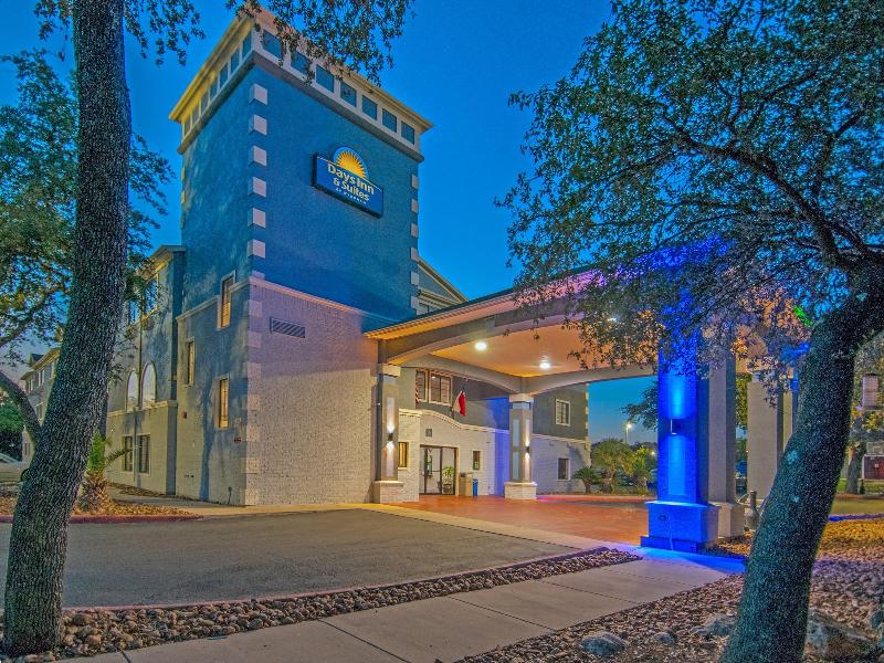 Days Inn Suites by Wyndham San Antonio N/Stone Oak image