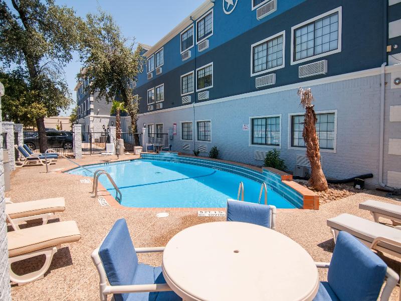 Days Inn Suites by Wyndham San Antonio N/Stone Oak image