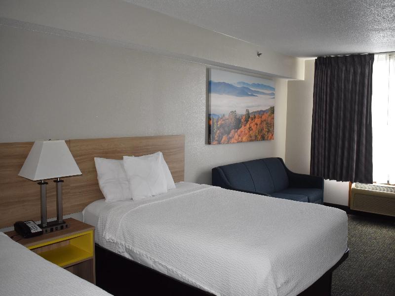 Days Inn & Suites By Wyndham Tucker/Northlake image