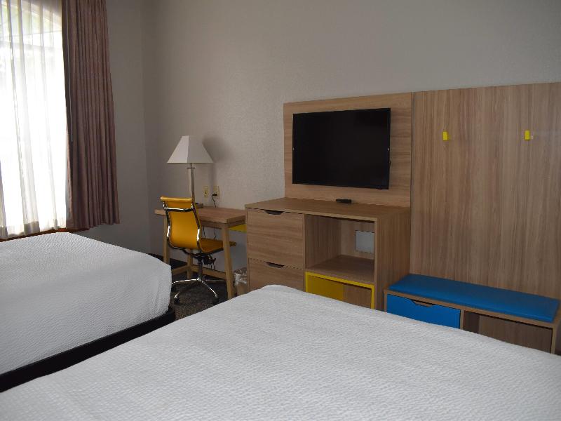 Days Inn & Suites By Wyndham Tucker/Northlake image