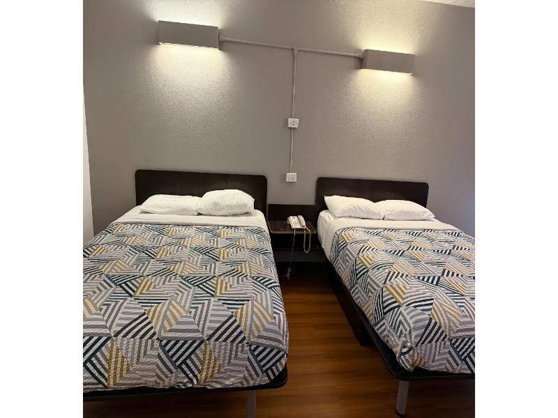 Motel 6 Joliet I-80 image