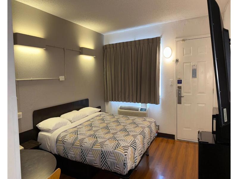 Motel 6 Joliet I-80 image