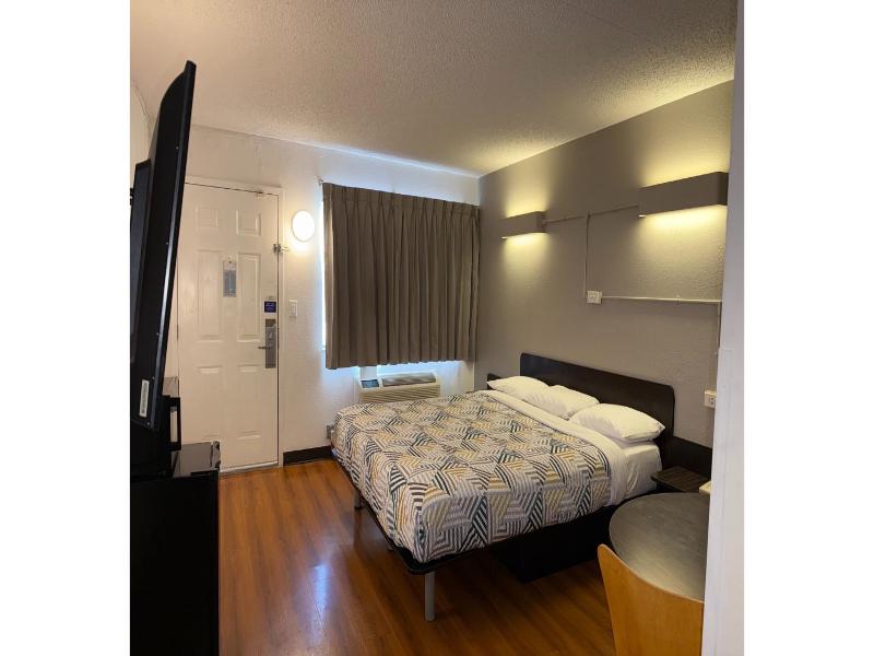 Motel 6 Joliet I-80 image