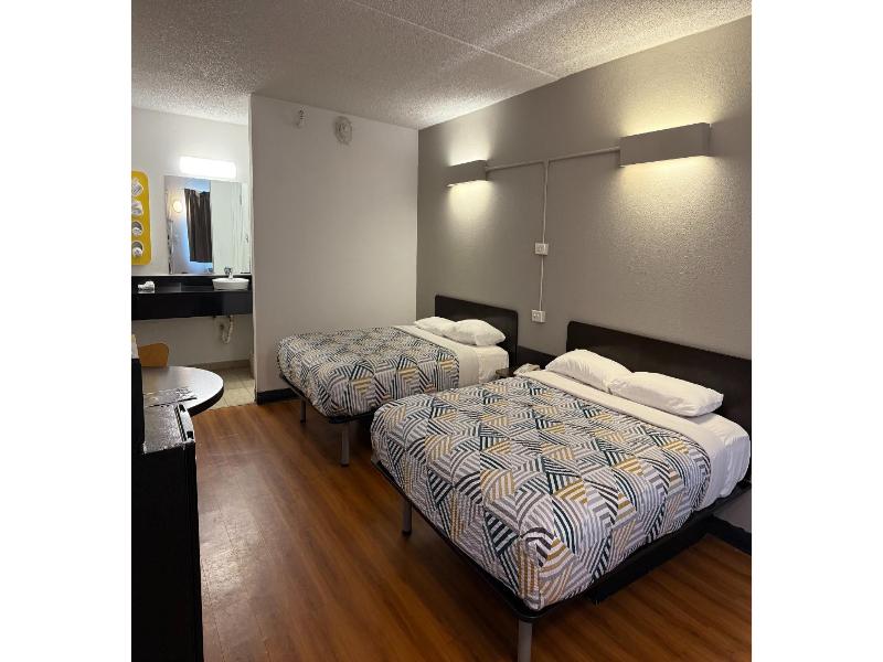 Motel 6 Joliet I-80 image
