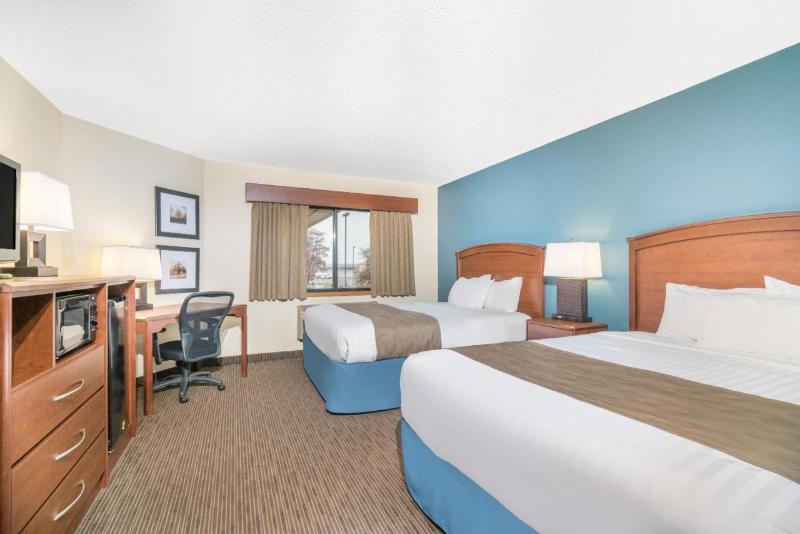 Days Inn & Suites By Wyndham Baxter Brainerd Area image