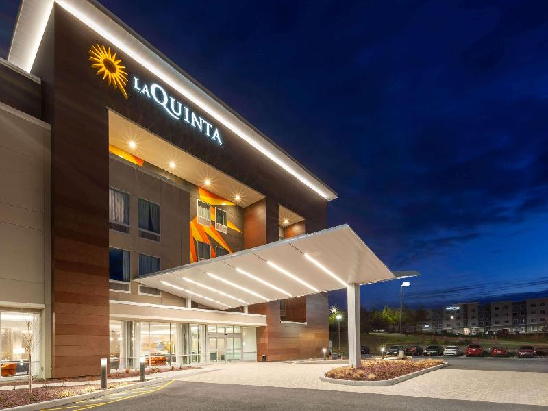 Howard Johnson Hotel - Middletown image