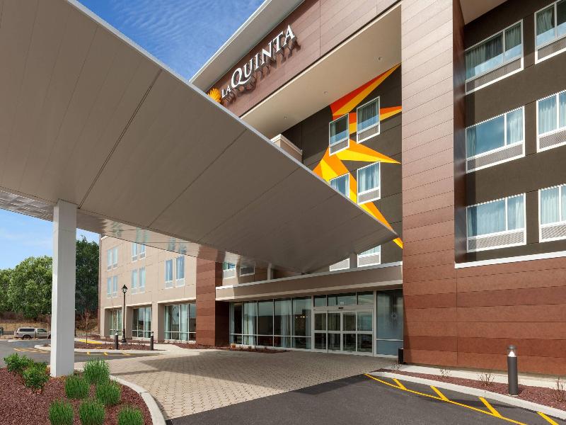 Howard Johnson Hotel - Middletown image