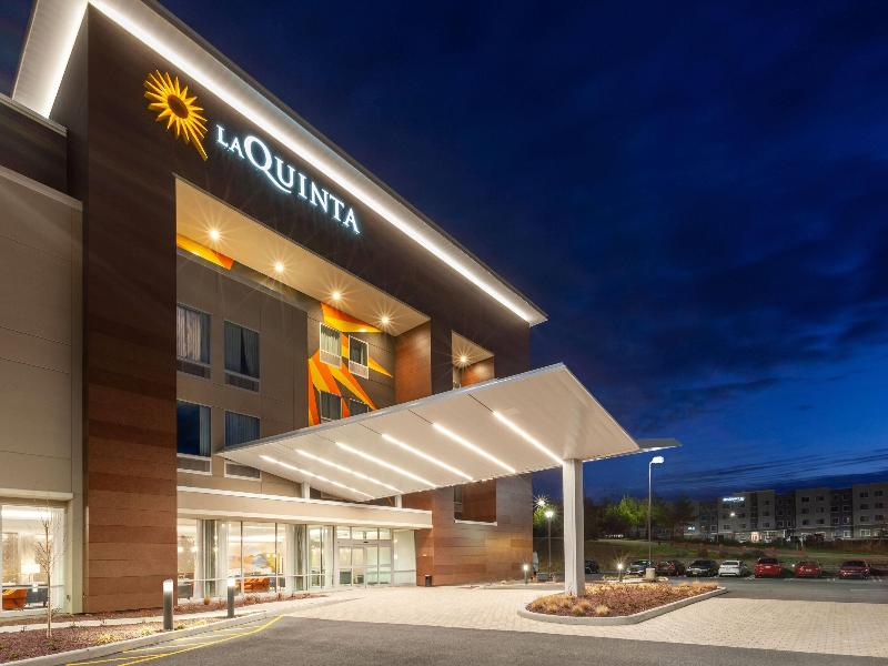 Howard Johnson Hotel - Middletown image