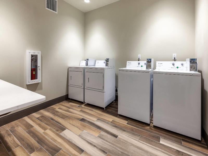 Howard Johnson Hotel - Middletown image