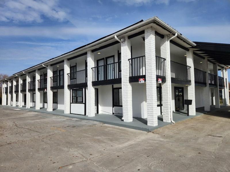 Travelodge by Wyndham Tulsa