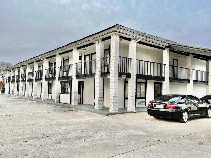 Travelodge by Wyndham Tulsa