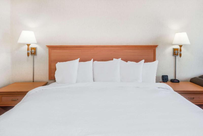 Bed room