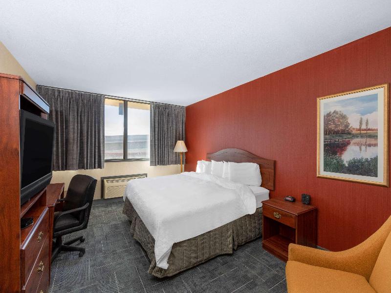 Howard Johnson by Wyndham Gillette image