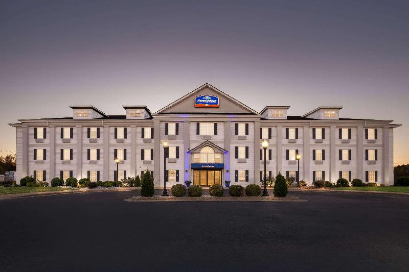 Howard Johnson By Wyndham Jackson image