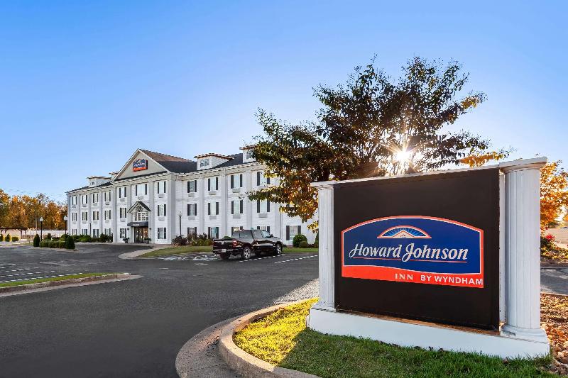 Howard Johnson By Wyndham Jackson image