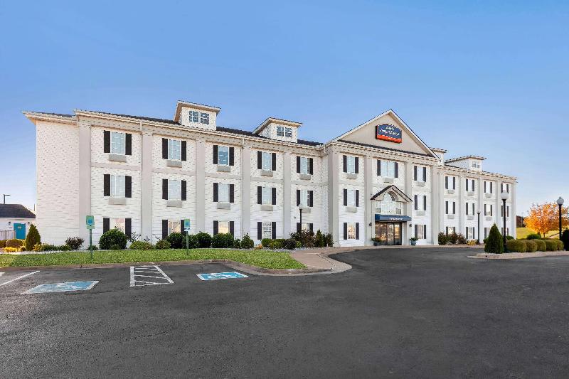 Howard Johnson By Wyndham Jackson image