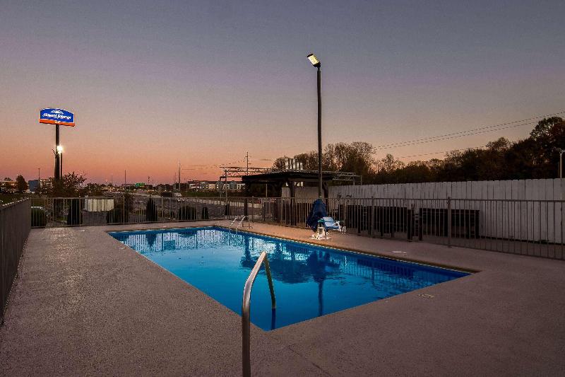 Howard Johnson By Wyndham Jackson image