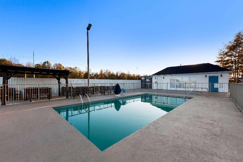 Howard Johnson By Wyndham Jackson image