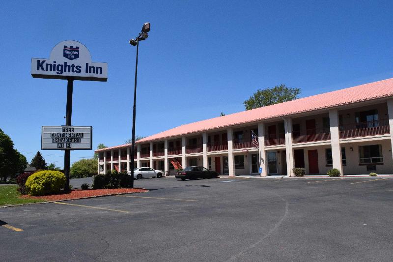 Knights Inn Oswego image