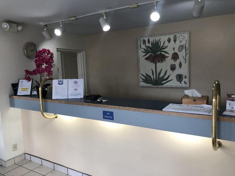 Knights Inn Oswego image