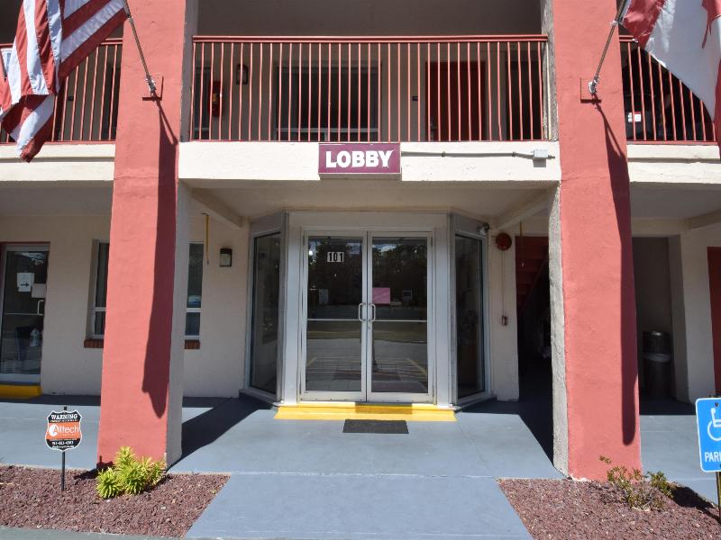 Knights Inn Oswego image