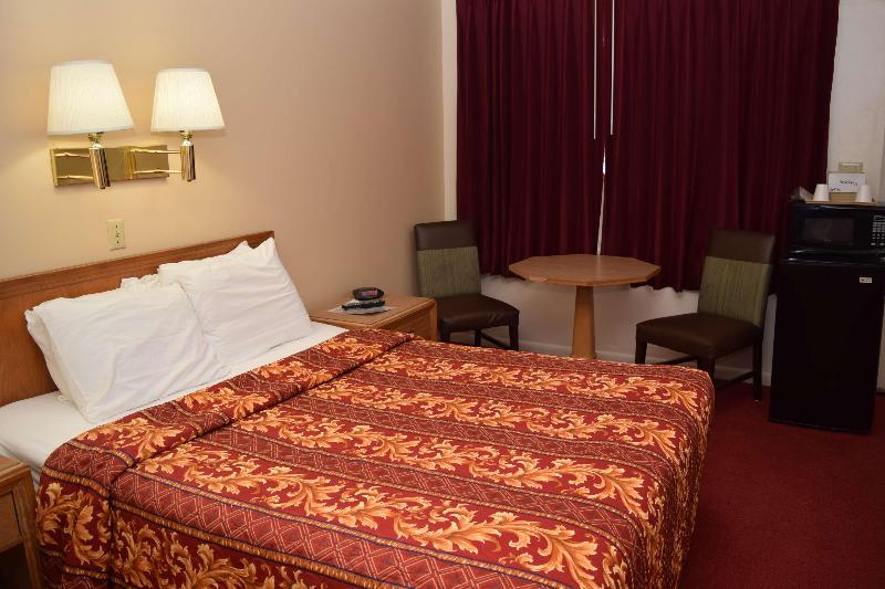 Knights Inn Oswego image