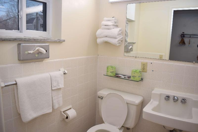 Knights Inn Oswego image