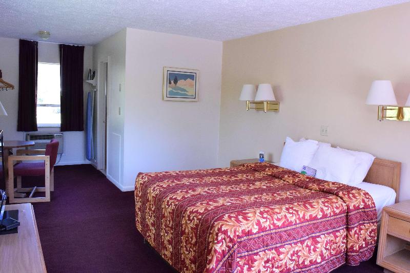 Knights Inn Oswego — photo 131
