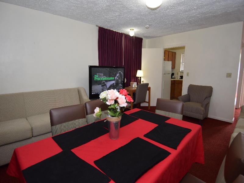 Knights Inn Oswego image