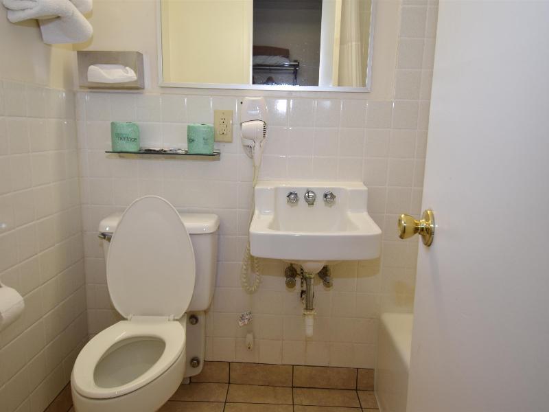 Knights Inn Oswego image