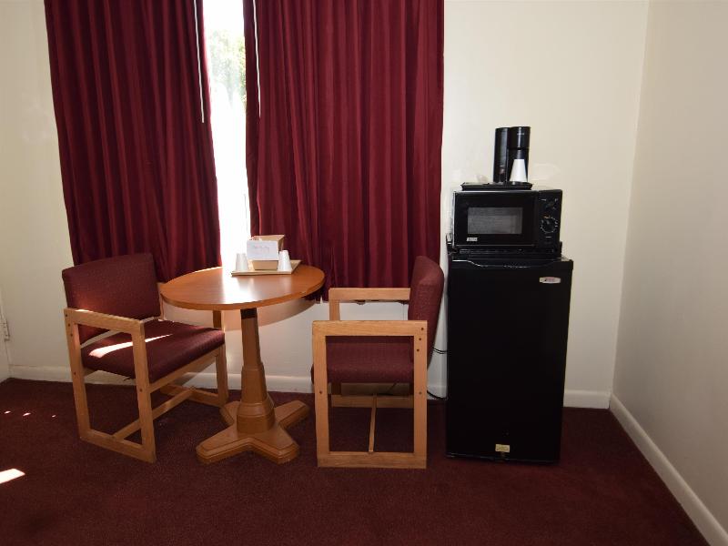Knights Inn Oswego image