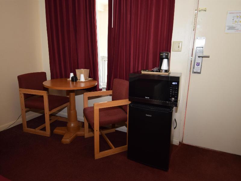 Knights Inn Oswego image