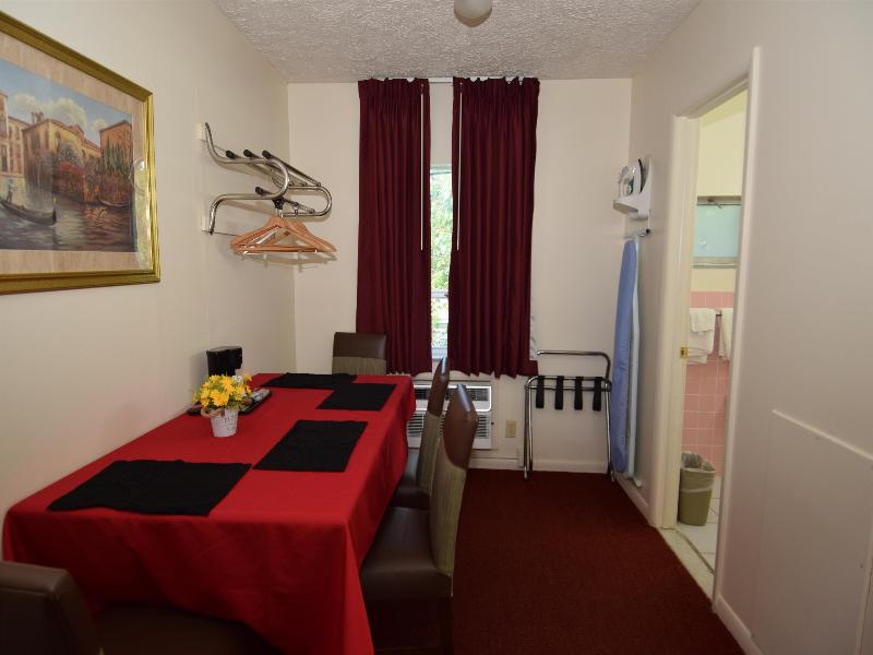 Knights Inn Oswego image