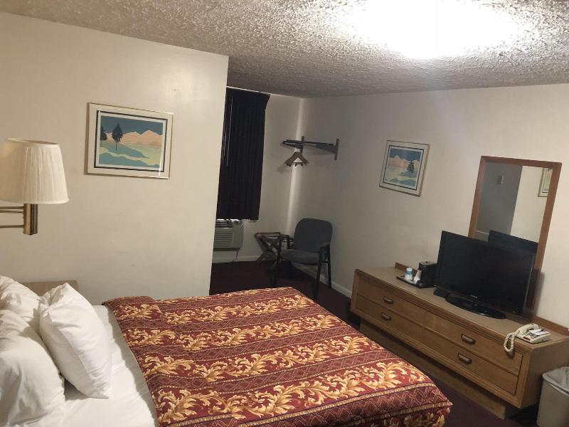 Knights Inn Oswego image