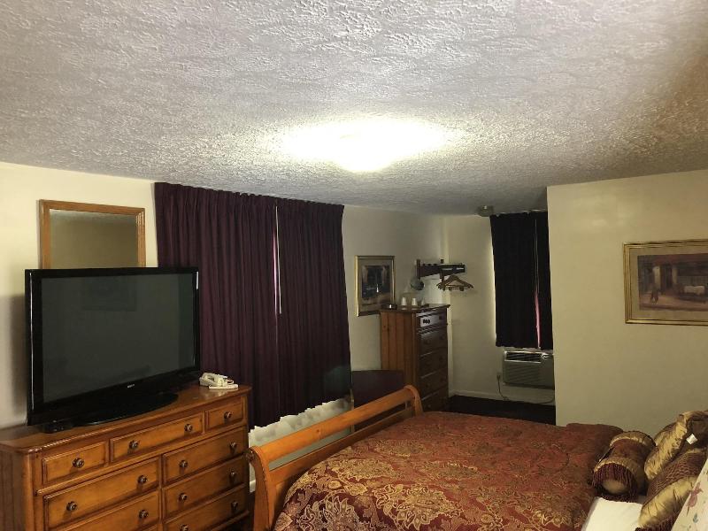 Knights Inn Oswego image