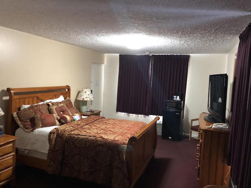 Knights Inn Oswego image