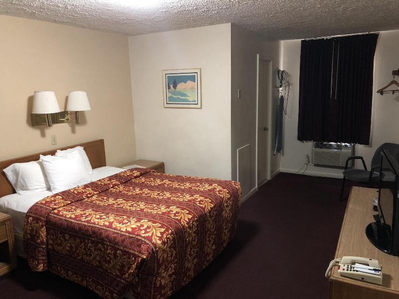 Knights Inn Oswego image