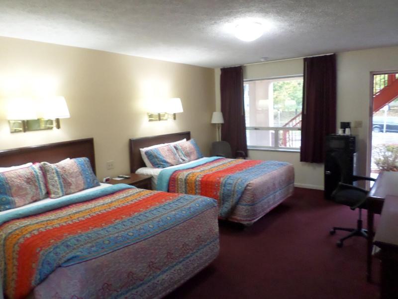 Knights Inn Oswego image