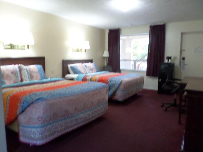 Knights Inn Oswego image