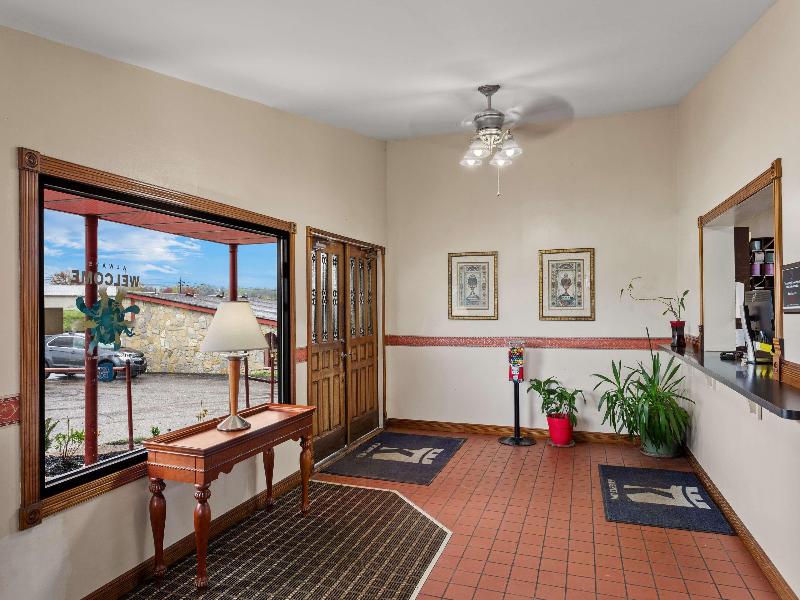 Knights Inn Ashland image