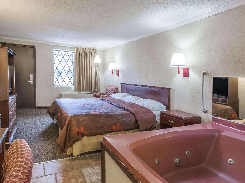 Knights Inn Detroit Area/Farmington Hills image