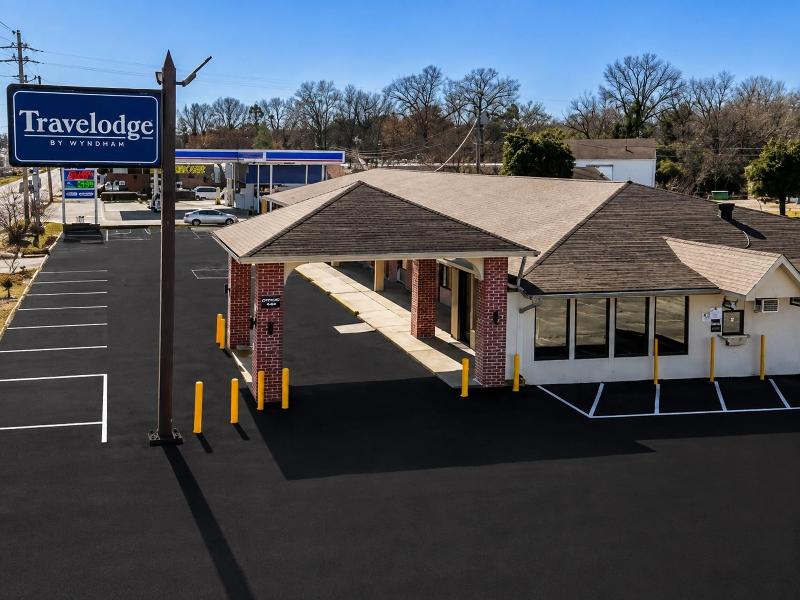 Travelodge By Wyndham Jackson North image