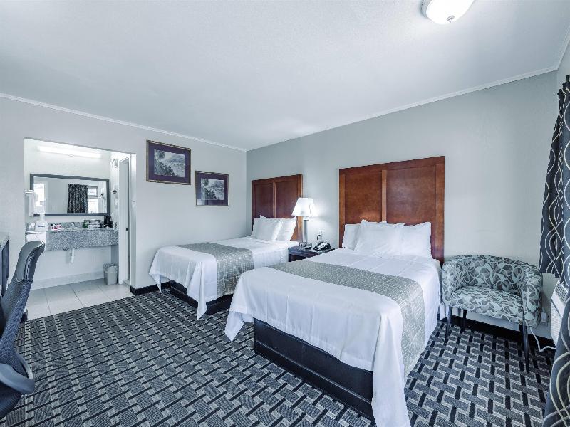 Travelodge By Wyndham Jackson North image