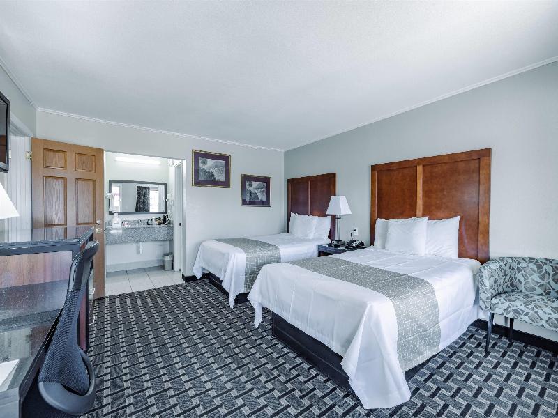 Travelodge By Wyndham Jackson North image