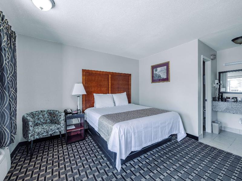 Travelodge By Wyndham Jackson North image