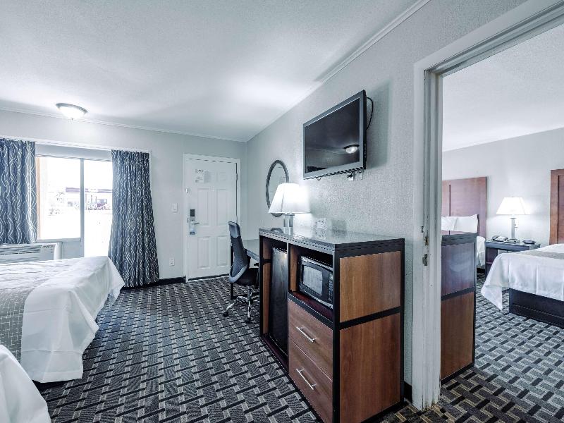 Travelodge By Wyndham Jackson North image