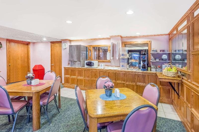 Knights Inn South Sioux City image