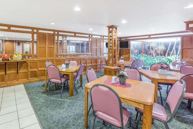 Knights Inn South Sioux City image