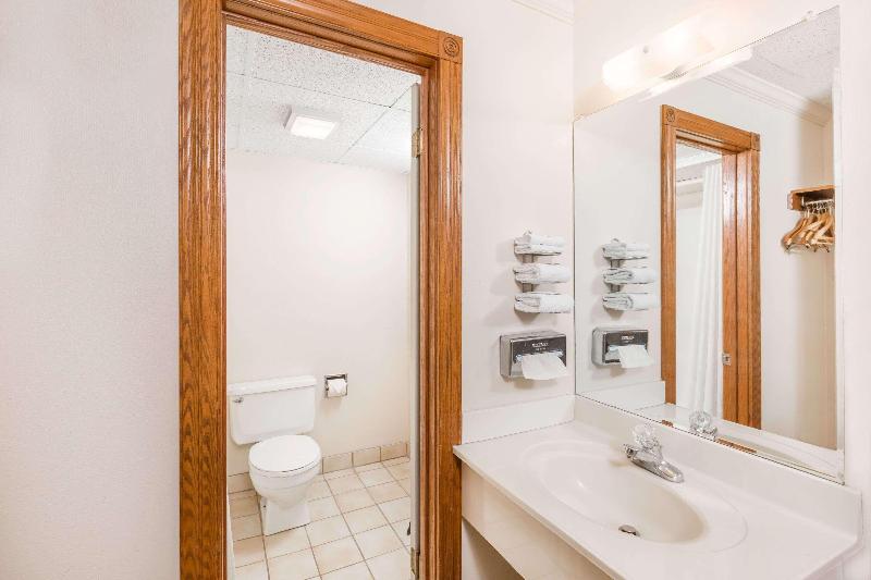 Knights Inn South Sioux City image